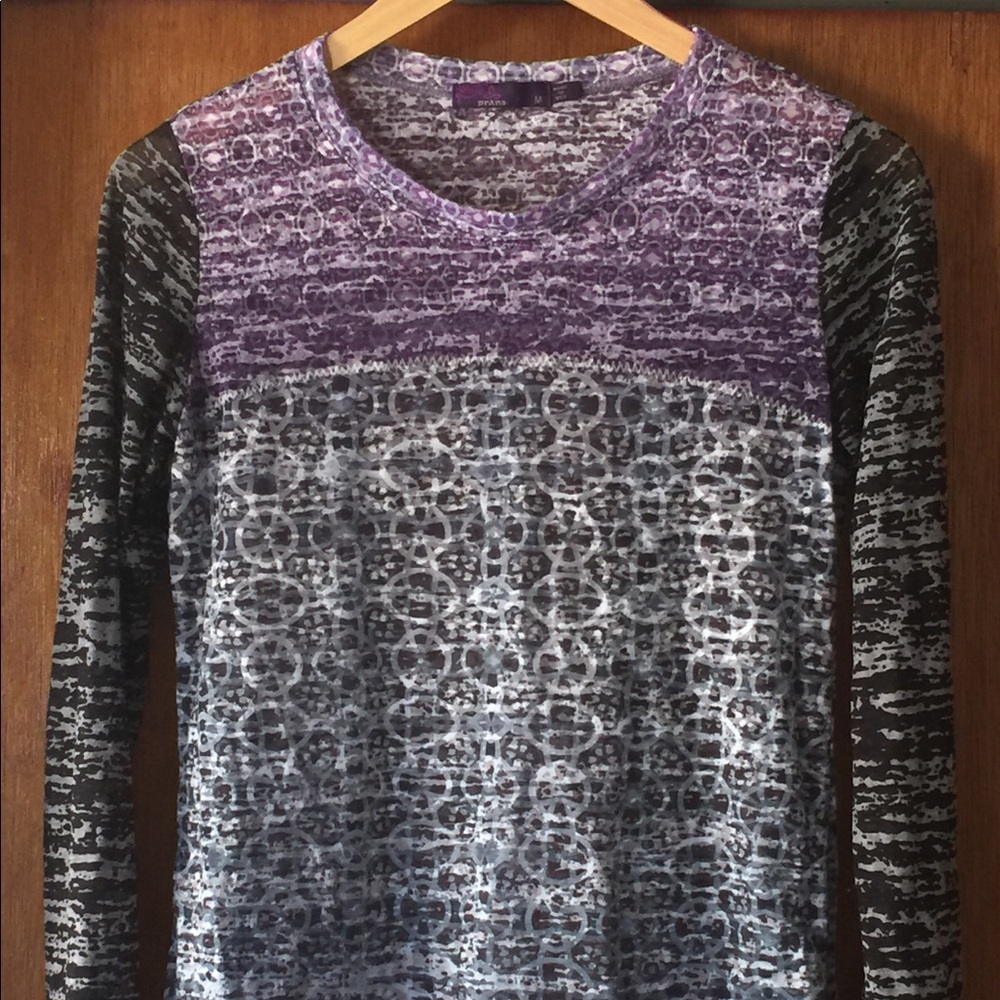 Prana long sleeve top - Black/Purple - size M